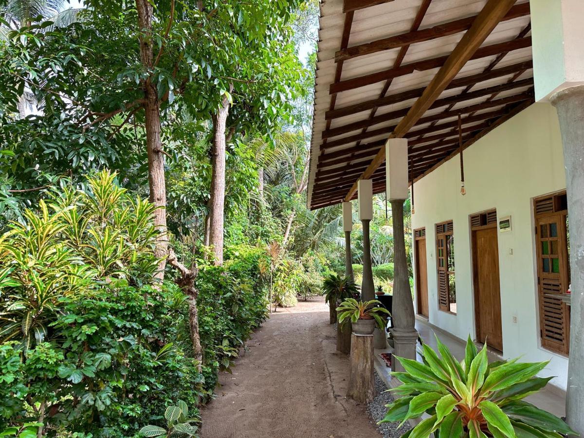 Midigama Inn Ahangama Exterior foto